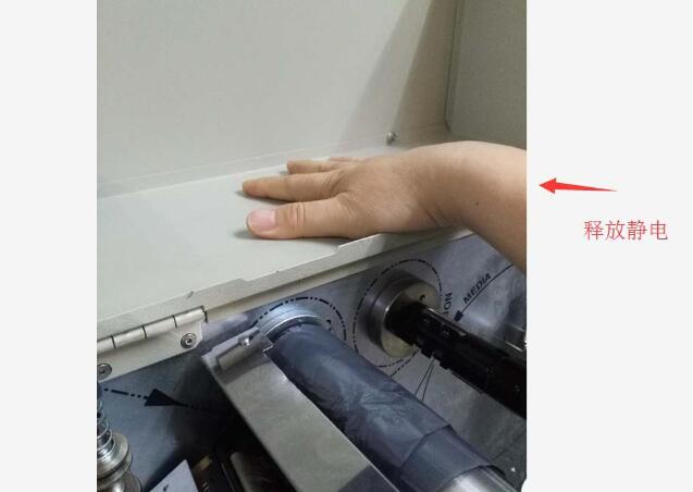 斑馬標(biāo)簽打印機(jī)打印頭更換